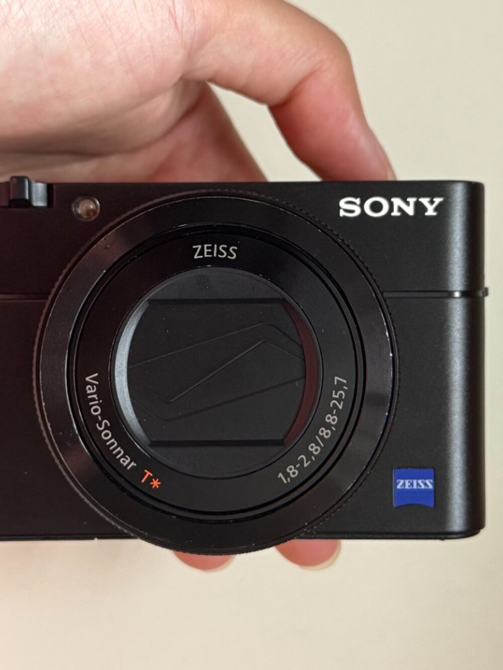 Sony Cyber-Shot DSC-RX100 V Camera - Picture 11 of 11
